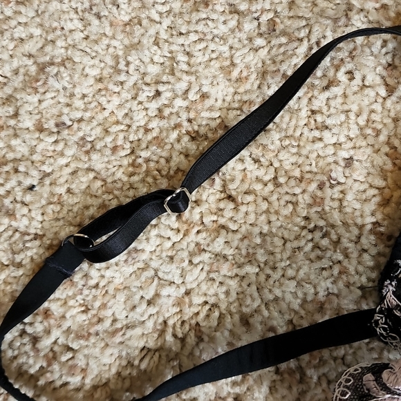 Lace Bra, 32D - Picture 3 of 4